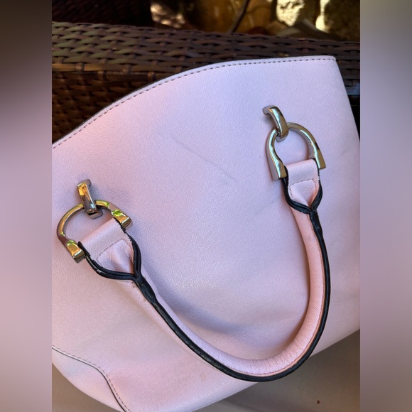 London Fog pink purse with multiple compartments. - Picture 6 of 9